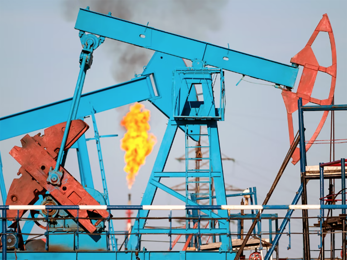Instalaciones de extracción de gas y petróleo deberían reducir sus emisiones de metano. FOTO: AIE