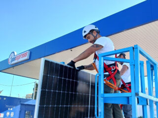 Instalación solar para el autoconsumo energético en una gasolinera de Gasexpress. FOTO: Gasexpress