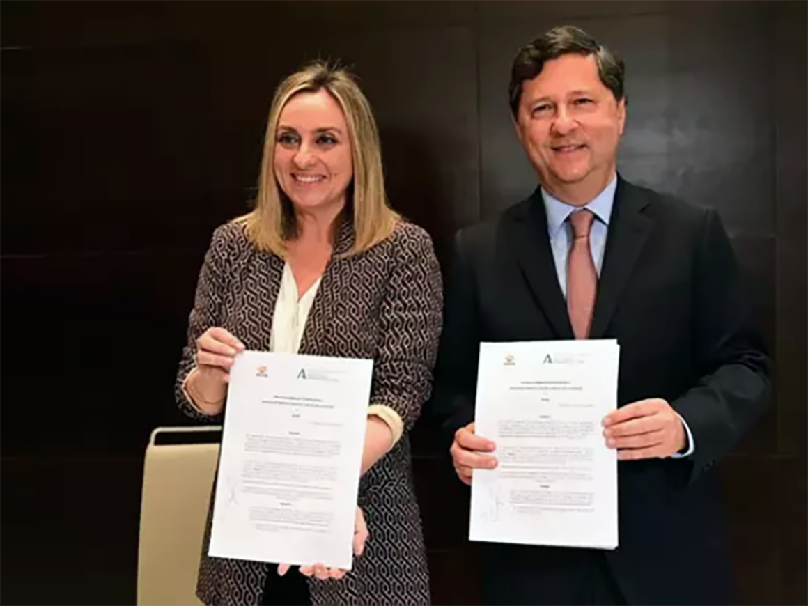 El Consorcio de Granada y Repsol pactan acelerar la descarbonización en el transporte público. FOTO: Junta de Andalucía