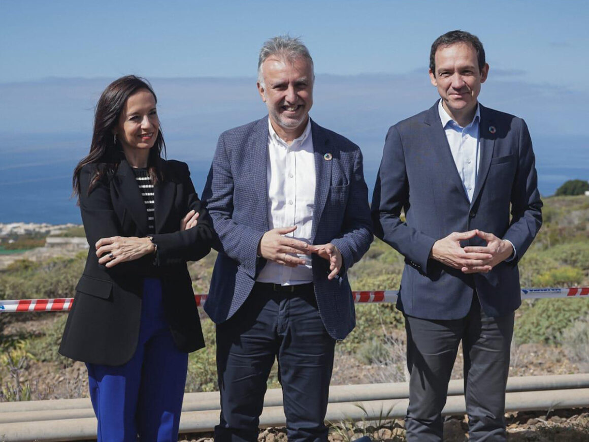 La presidenta de Redeia, el presidente de Canarias y el comisionado para el Impulso de la Energía Sostenible en Sistemas Insulares. FOTO: Red Eléctrica