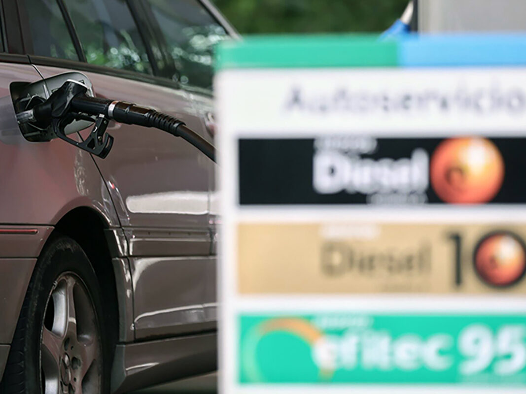El precio de la gasolina y gasóleo se mantiene en niveles elevados. FOTO: Europa Press