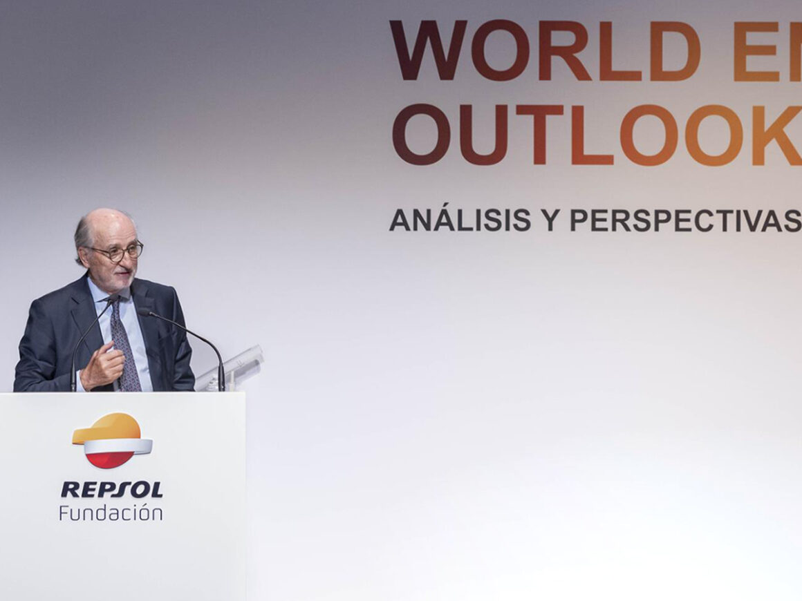 El Presidente de Repsol, Antonio Brufau, en la clausura de la presentación del informe WEO. FOTO: Repsol