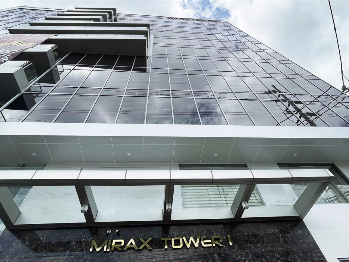 Fachada de Torre Mirax 1 en Filipinas realizada por Onix Solar. FOTO: Onix Solar