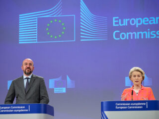 El Presidente del Consejo Europeo, Charles Michel, y la Presidenta de la Comisión Europea, Ursula von der Leyen. FOTO: Dati Bendo