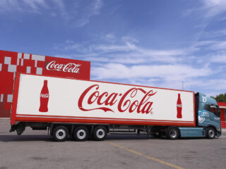 Camión eléctrico, modelo 'Volvo FH Eléctric'. FOTO: Coca-Cola Europacific Partners