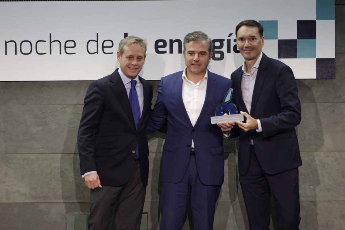 Premio de El Periódico de la Energía a la Mejor Iniciativa de Integración Medioambiental para Axpo Iberia por su proyecto de planta de biometano en la Granja Torre Santamaría Categoría patrocinada por Forestalia